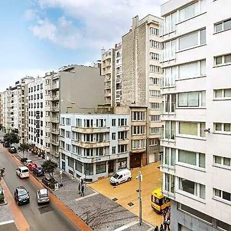 Hotel In With Balcony Ostenda